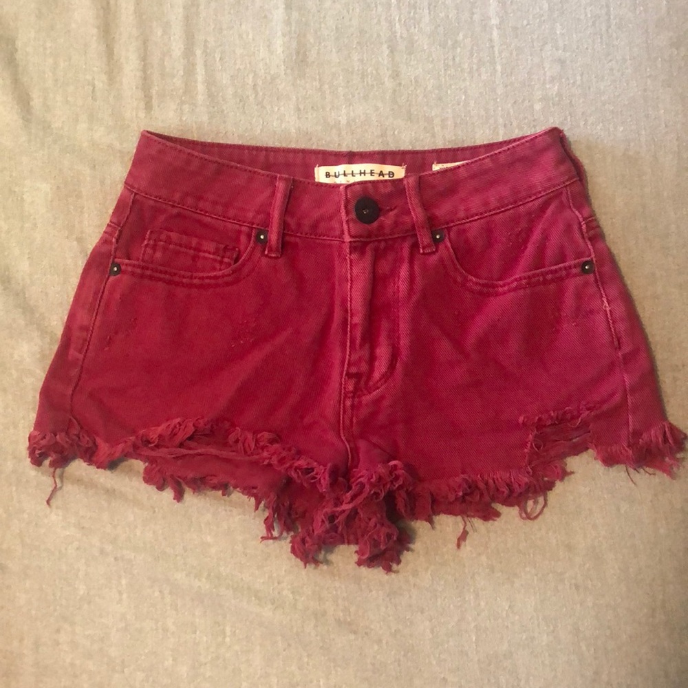 Bullhead maroon distressed jean shorts